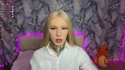 Snapshot of 1lola4ka chatting on November 29, 3:04 pm Michelle online show from November 29, 3:04 pm