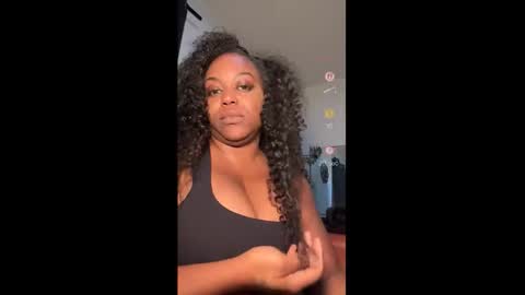 Snapshot of 1lookurhooked chatting on March 9, 1:20 am Lillycakes online show from March 9, 1:20 am