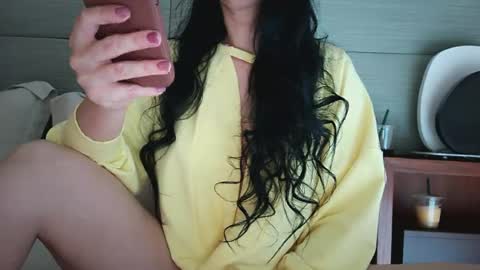 Snapshot of 1lovely1 chatting on June 18, 5:17 pm Onna online show from June 18, 5:17 pm