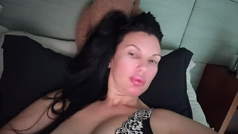 Onna online show from July 27, 2:57 pm