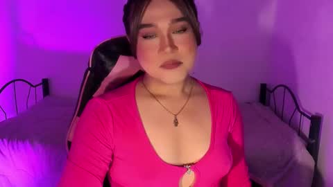 1lovelymess online show from February 5, 2:05 am