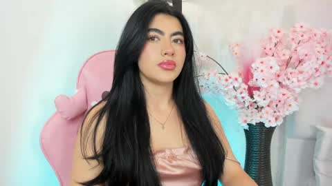 Snapshot of 1m_emily chatting on May 21, 8:27 pm . online show from May 21, 8:27 pm