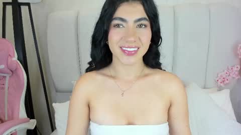 Snapshot of 1m_emily chatting on July 27, 10:17 pm . online show from July 27, 10:17 pm