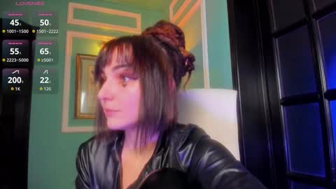 Moona  online show from November 28, 2:31 pm