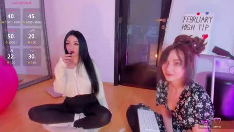 Moona  online show from February 18, 7:15 am