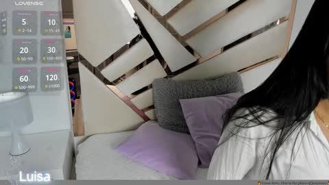 Snapshot of 1naughty_milf chatting on January 8, 11:21 am Luisa online show from January 8, 11:21 am