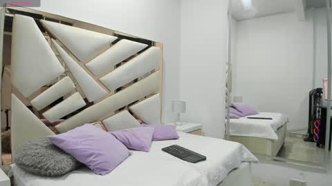 Snapshot of 1naughty_milf chatting on January 9, 11:47 am Luisa online show from January 9, 11:47 am