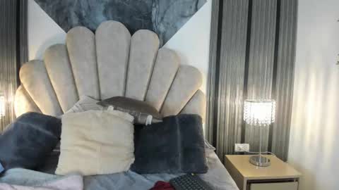 Snapshot of 1naughty_milf chatting on December 5, 12:03 pm Luisa online show from December 5, 12:03 pm