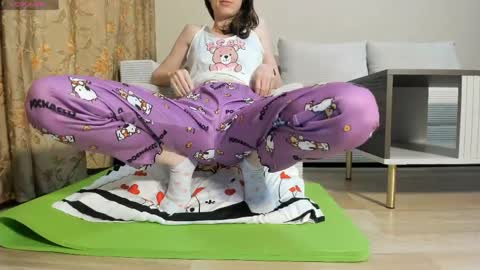 molly online show from June 7, 10:19 am