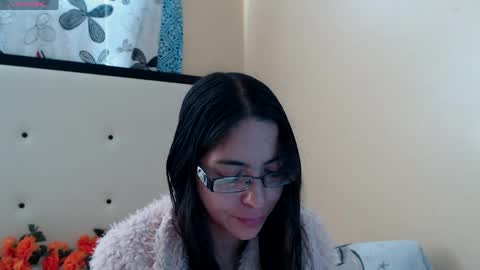 paola online show from April 11, 7:18 pm