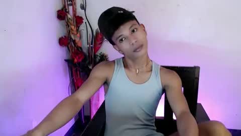 1sweetloverxx online show from March 3, 12:22 pm