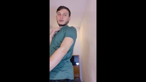 Snapshot of 1tommy9 chatting on March 24, 10:09 am Tommy online show from March 24, 10:09 am