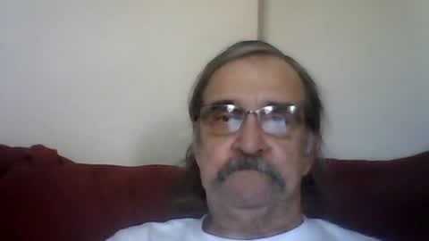 Snapshot of 1valentine chatting on July 12, 4:20 pm 1valentine online show from July 12, 4:20 pm
