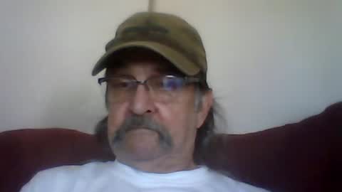 Snapshot of 1valentine chatting on July 20, 3:14 pm 1valentine online show from July 20, 3:14 pm