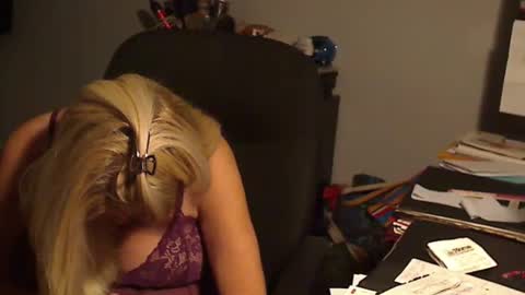 Snapshot of 1xtrahornyone chatting on January 1, 4:18 am Susan online show from January 1, 4:18 am