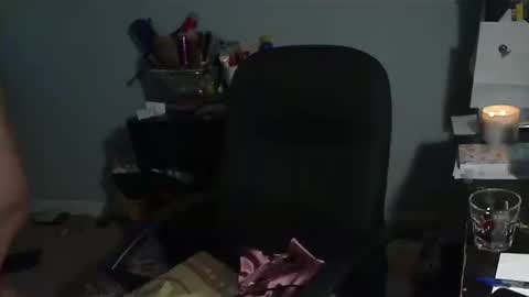 Snapshot of 1xtrahornyone chatting on October 17, 1:53 am Susan online show from October 17, 1:53 am