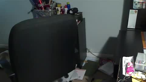 Snapshot of 1xtrahornyone chatting on December 5, 4:21 am Susan online show from December 5, 4:21 am