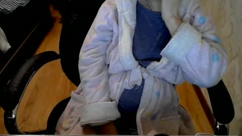 1your_hot_girls online show from December 8, 7:22 pm