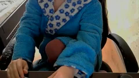 1your_hot_girls online show from March 30, 10:49 am