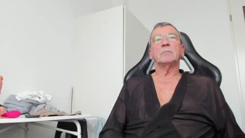 Henk online show from December 10, 2:17 pm