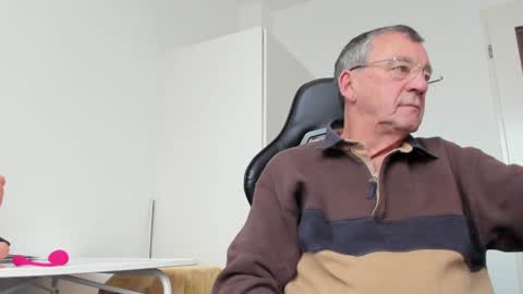 Henk online show from December 12, 1:06 pm