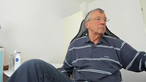 Henk online show from May 12, 11:40 am