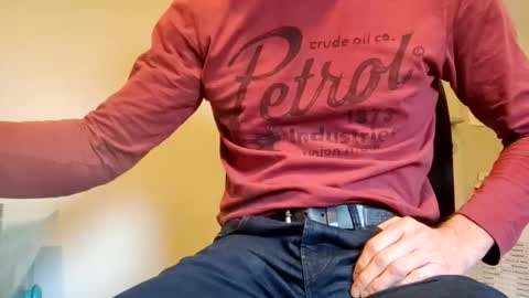 22_acacia_avenue online show from February 3, 9:25 am