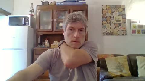 22esserre online show from April 21, 12:22 pm