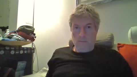 22esserre online show from April 25, 9:34 pm