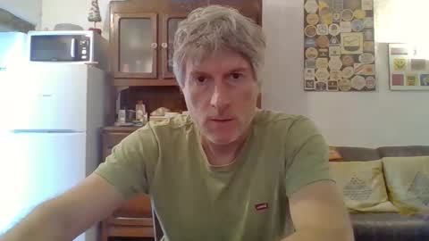 22esserre online show from May 25, 11:38 am