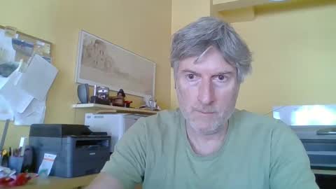 22esserre online show from May 26, 10:33 am