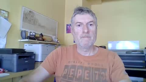 22esserre online show from June 9, 9:54 am