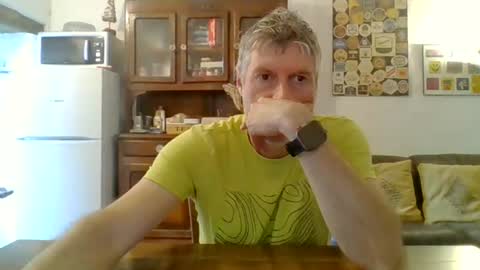 22esserre online show from June 19, 12:09 pm
