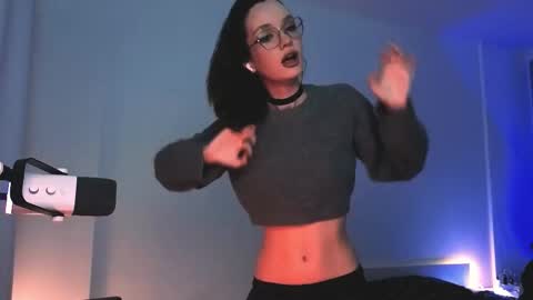 Snapshot of 2b_ chatting on March 18, 2:15 am Sasha weekend from 14 to 27 November online show from March 18, 2:15 am