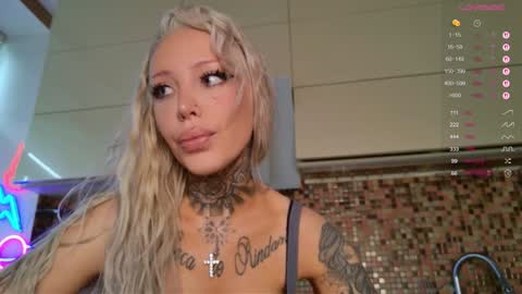 Snapshot of 2badforyou chatting on September 27, 10:20 am 30 NOV online show from September 27, 10:20 am