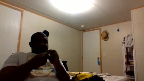 Snapshot of 2ccjbstar chatting on December 15, 1:02 am BlacJewels online show from December 15, 1:02 am