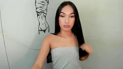 Snapshot of 2damnh0t_slut chatting on February 15, 6:23 am haduki online show from February 15, 6:23 am
