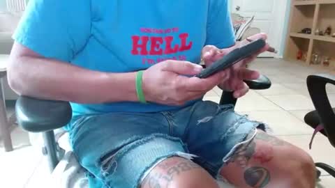 Snapshot of 2dirtyhillbillies chatting on June 22, 11:13 pm ThrillBilly online show from June 22, 11:13 pm