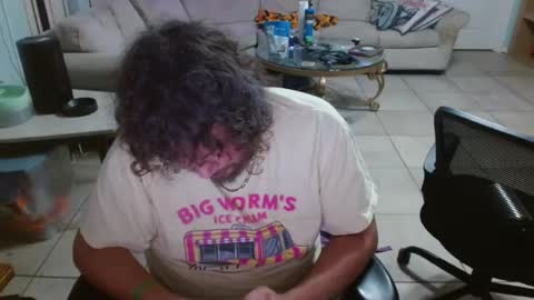 Snapshot of 2dirtyhillbillies chatting on July 9, 1:20 am ThrillBilly online show from July 9, 1:20 am