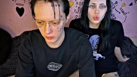 Snapshot of 2emo4fam chatting on December 11, 10:38 pm 2emo4fam online show from December 11, 10:38 pm