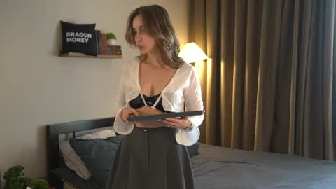 Elley  online show from May 13, 2:36 pm