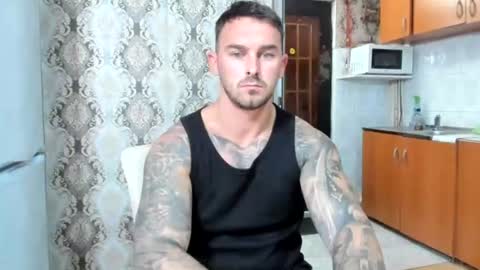 2sexymuscles online show from July 28, 9:25 pm