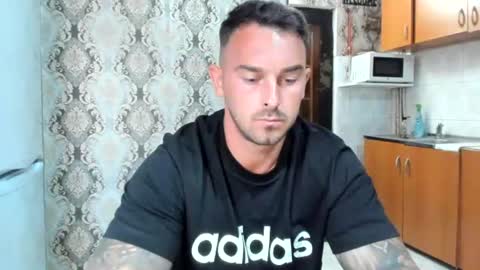 2sexymuscles online show from August 8, 8:44 pm