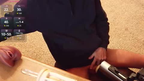 Snapshot of 2tiredoftoys chatting on November 25, 11:05 pm 2tiredoftoys online show from November 25, 11:05 pm