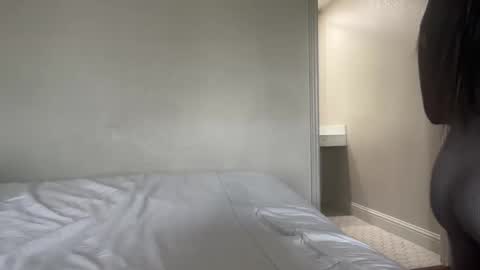 GamerBaddieLux online show from November 14, 8:29 pm