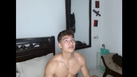 Snapshot of 333jose33324 chatting on September 12, 6:19 pm 333jose33324 online show from September 12, 6:19 pm