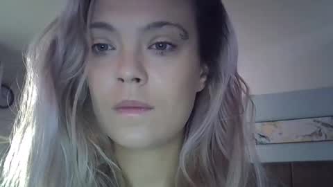 33tinarose online show from September 23, 8:17 am