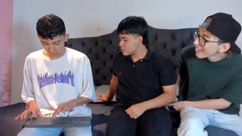 Guy 1  Guy 2  Guy 3. online show from November 8, 7:23 pm