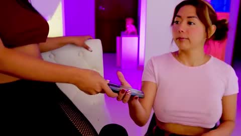 Snapshot of 3kam_amazonian chatting on January 16, 9:27 am independent model online show from January 16, 9:27 am