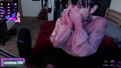 Snapshot of 3krykat3 chatting on March 24, 1:21 am 3KryKat3 online show from March 24, 1:21 am